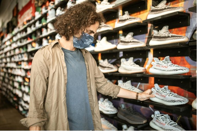 Jak rozpoznać sklep z podróbkami streetwear?